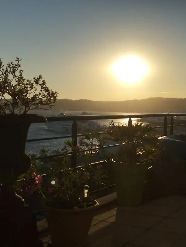 Apartment Marseille Autrement Appartement Dans Residence Calme Avec Vue Sur Mer
